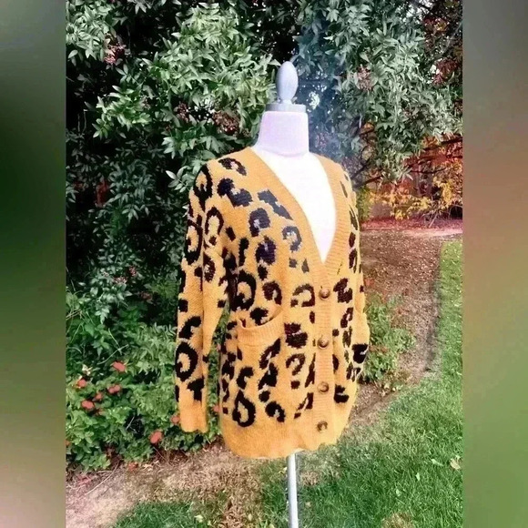 J.O.A Just One Answer leopard cardigan sweater - Picture 3 of 6